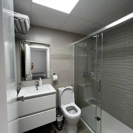 White Aparthotel
